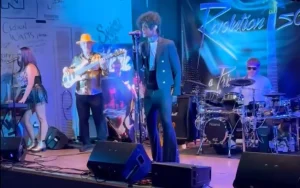Revolution 5677 Singing
